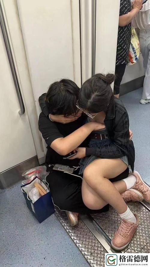  把舌头伸进我的嘴巴里的瞬间