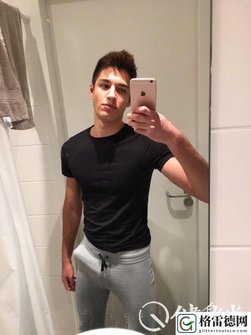 巨茎CgGay猛男1069引发热议，网友：这真是一个令人捧腹的时代！