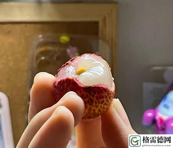 已经塞了八颗荔枝了窦寇儿，粉丝：我们永远支持你！
