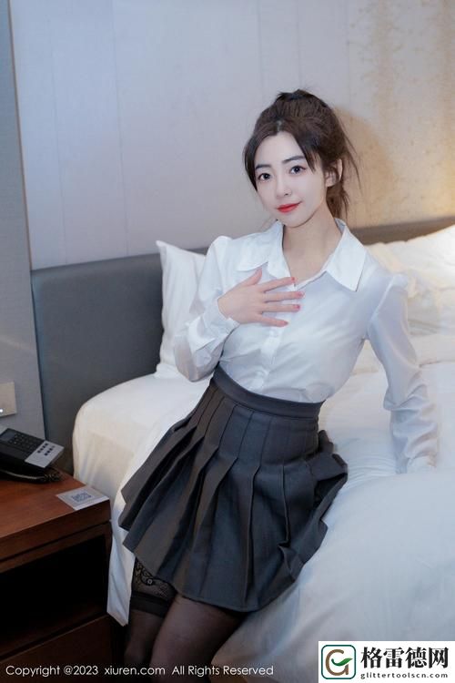 年轻女教师4HD中字免费观看，用户评论：