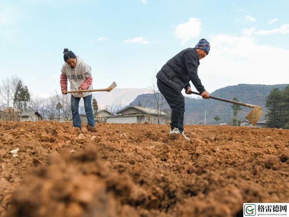 耕种姨妈肥沃的土地，网友表示：这是一种对生命的敬畏