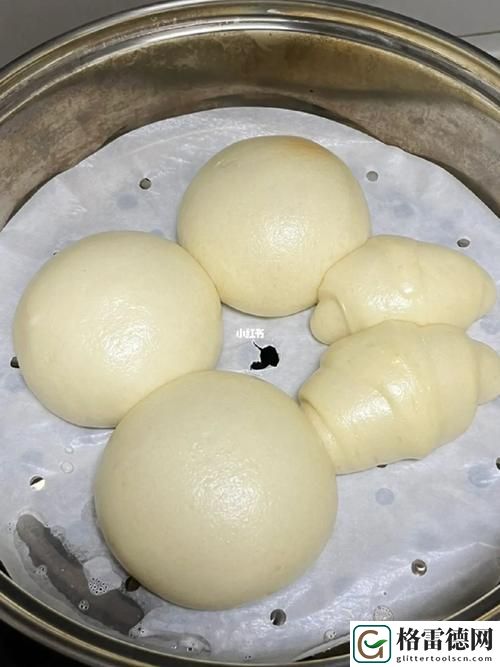 老师的两个大馒头叫什么，网友：“我想它们叫‘知识’和‘温暖’！”