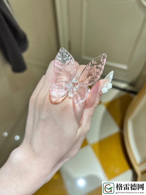 关注细节：女生戴自动蝴蝶去上班的注意事项