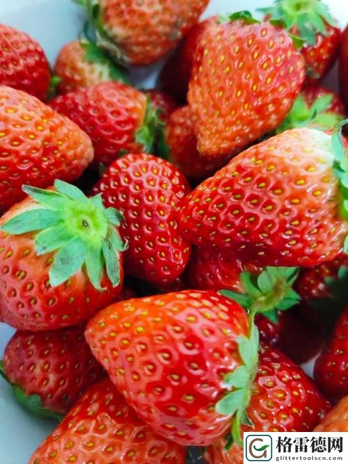 草莓香蕉菠萝蜜丝瓜怎么做：用水果打造清新美味的创意甜品