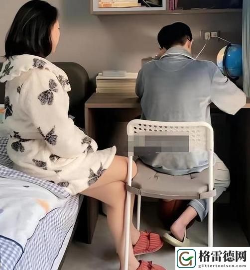 陪读装睡让他滑进去了上线，网友热议：何以至此？
