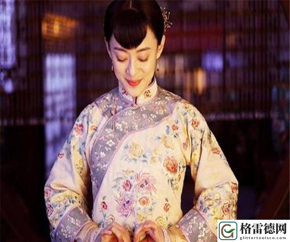  周莹躲进被子里，网友：你也有这样的时刻吗？