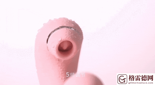 当热情燃烧：女人被狂躁G点高潮喷水的体验